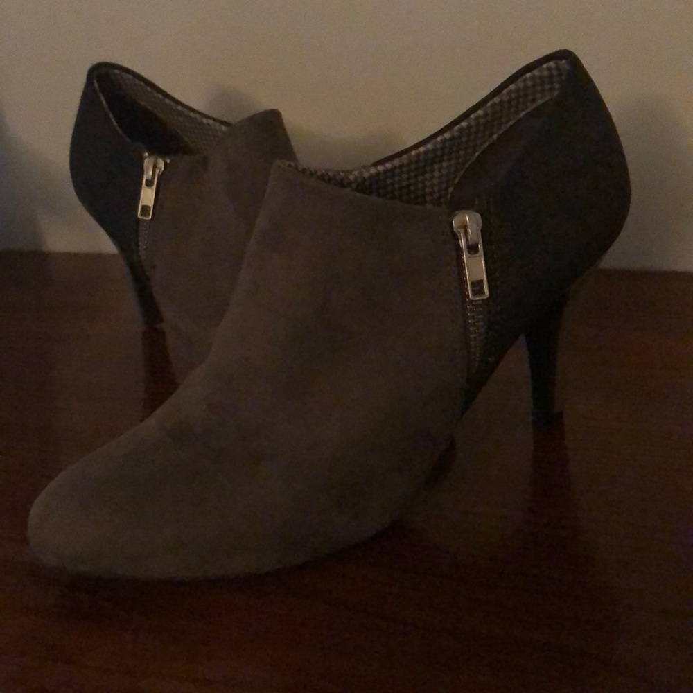 Ankle bootie